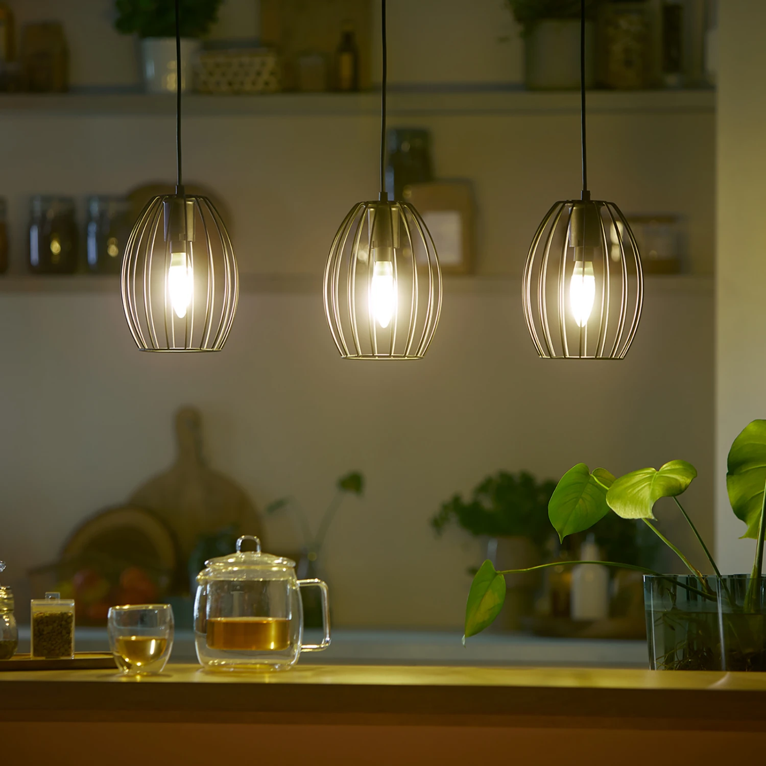 Philips LED-Lampe E14 B35 2,3W 485lm 3.000K 2er – Bild 3