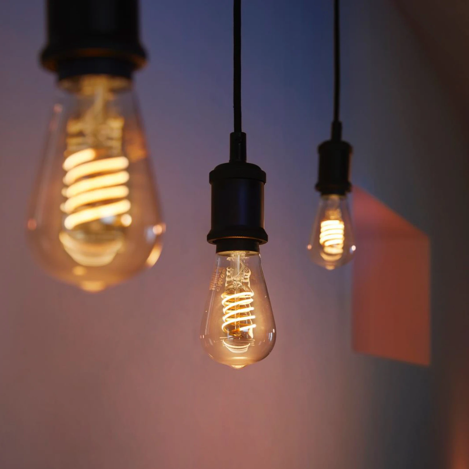 Philips Hue White E27 7W ST64 Filament 2.100K – Bild 7