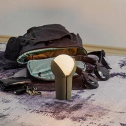 Innermost Bud LED-Tischleuchte, Portabel, Olive