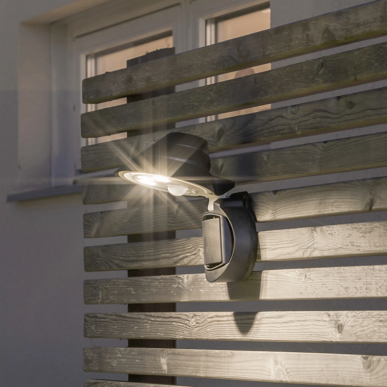 Konstsmide LED-Außenstrahler Prato Batteriebetrieb 16cm Breit – Bild 6