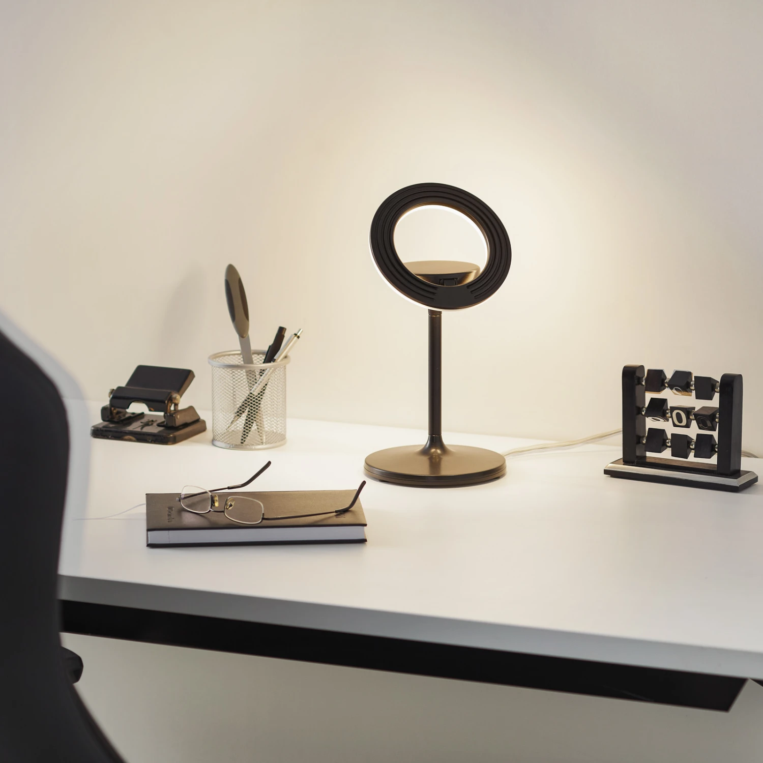 LED-Tischlampe Filigree, Dreh-/schwenkbar, Schwarz – Bild 2