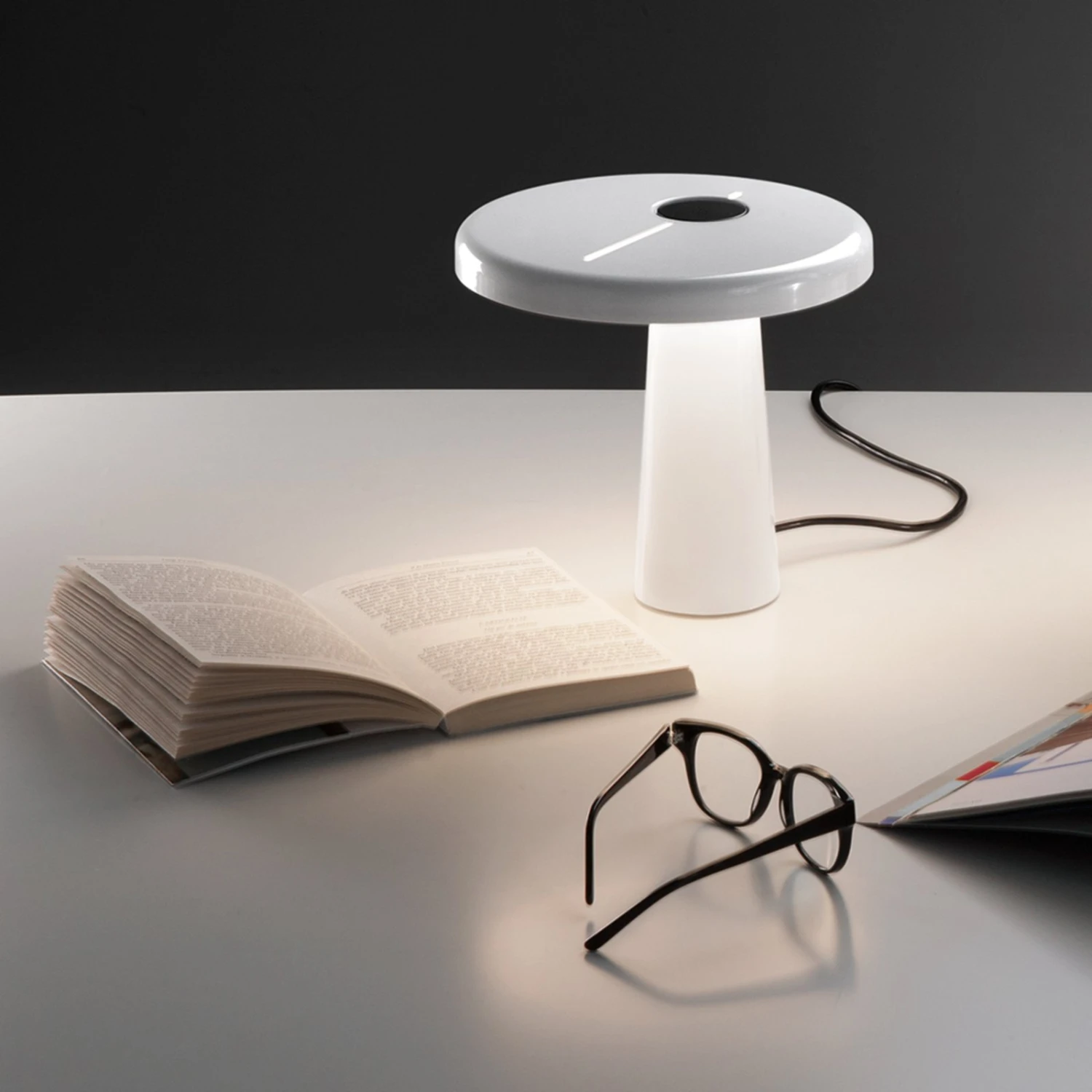 Martinelli Luce Hoop - LED-Tischleuchte In Weiß – Bild 5