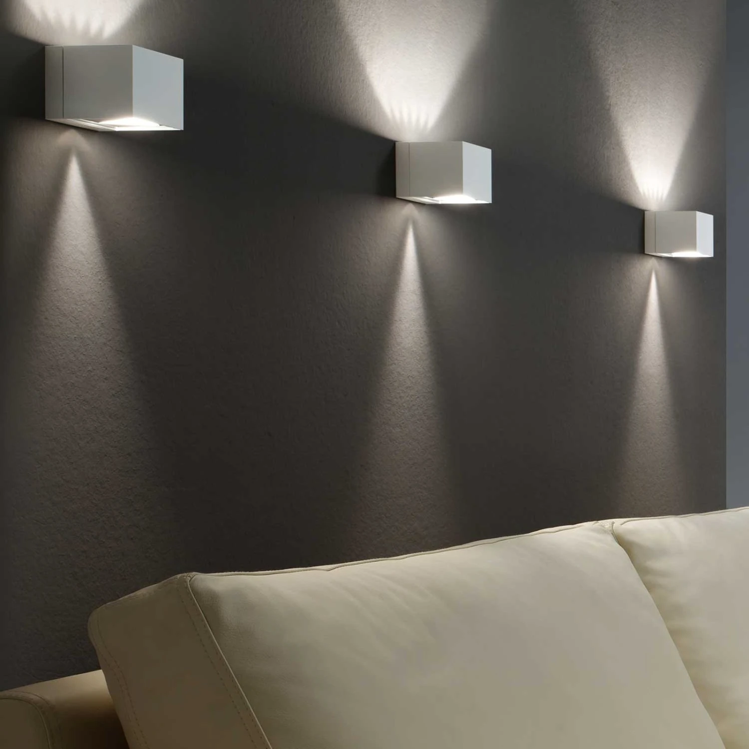 Milan Dau - Wandleuchte In Würfelform Up-down Weiß – Bild 3