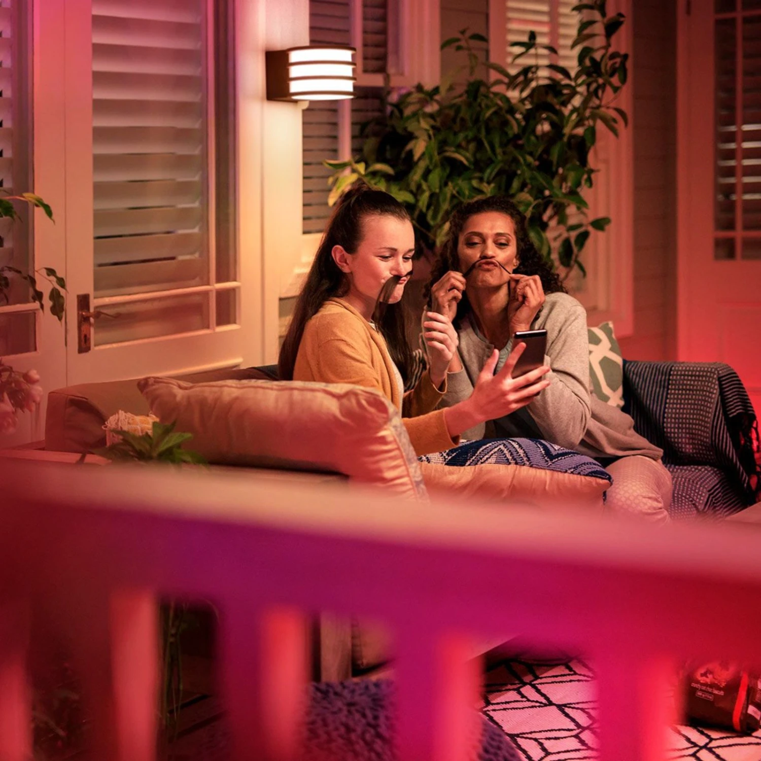 Philips Hue White Lucca Außenwandlampe Steuerbar – Bild 6