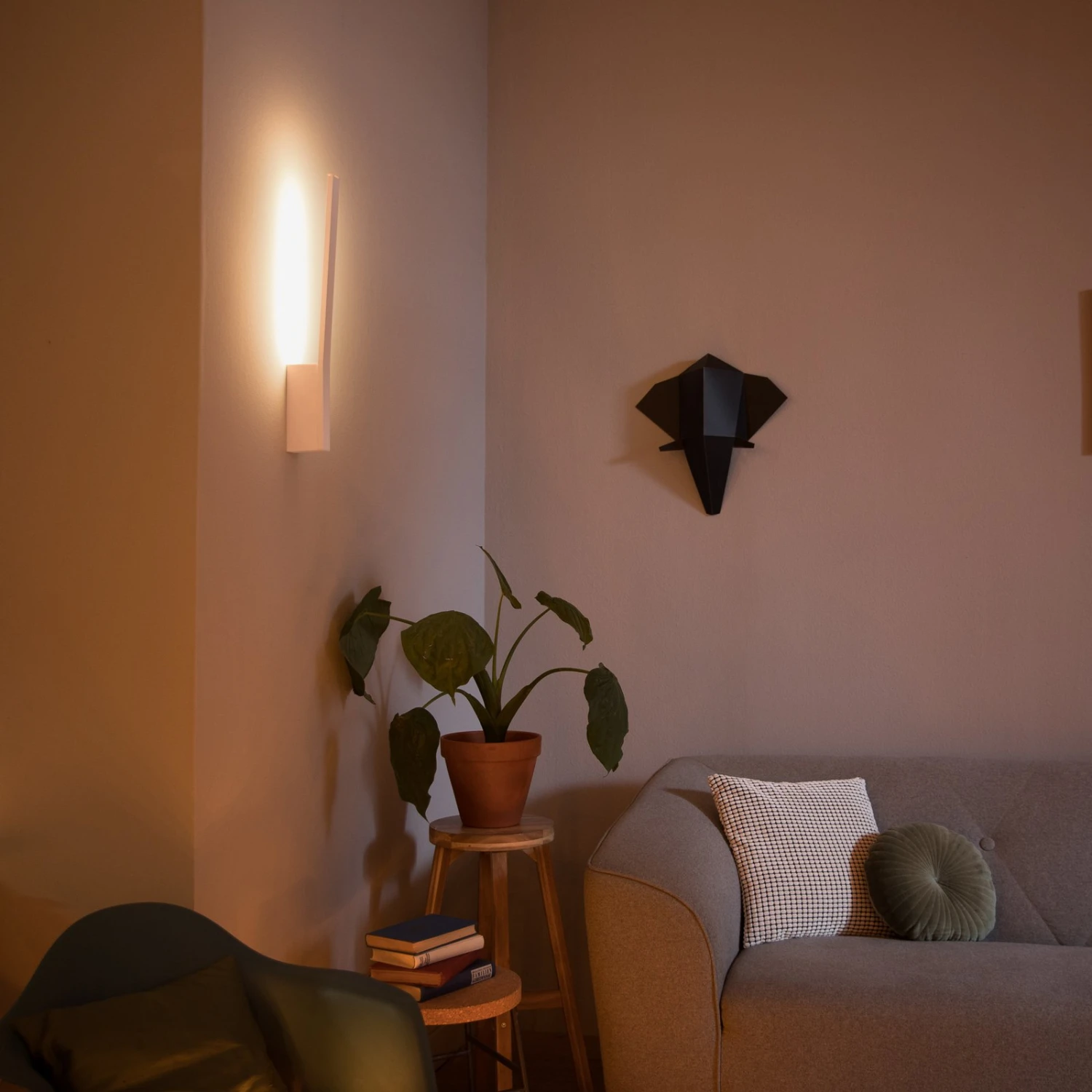 Philips Hue Liane LED-Wandleuchte, RGBW, Weiß – Bild 6