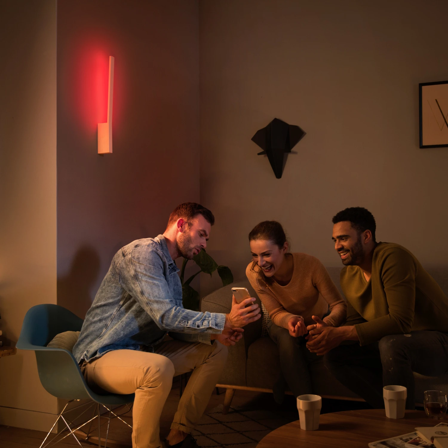 Philips Hue Liane LED-Wandleuchte, RGBW, Weiß – Bild 8