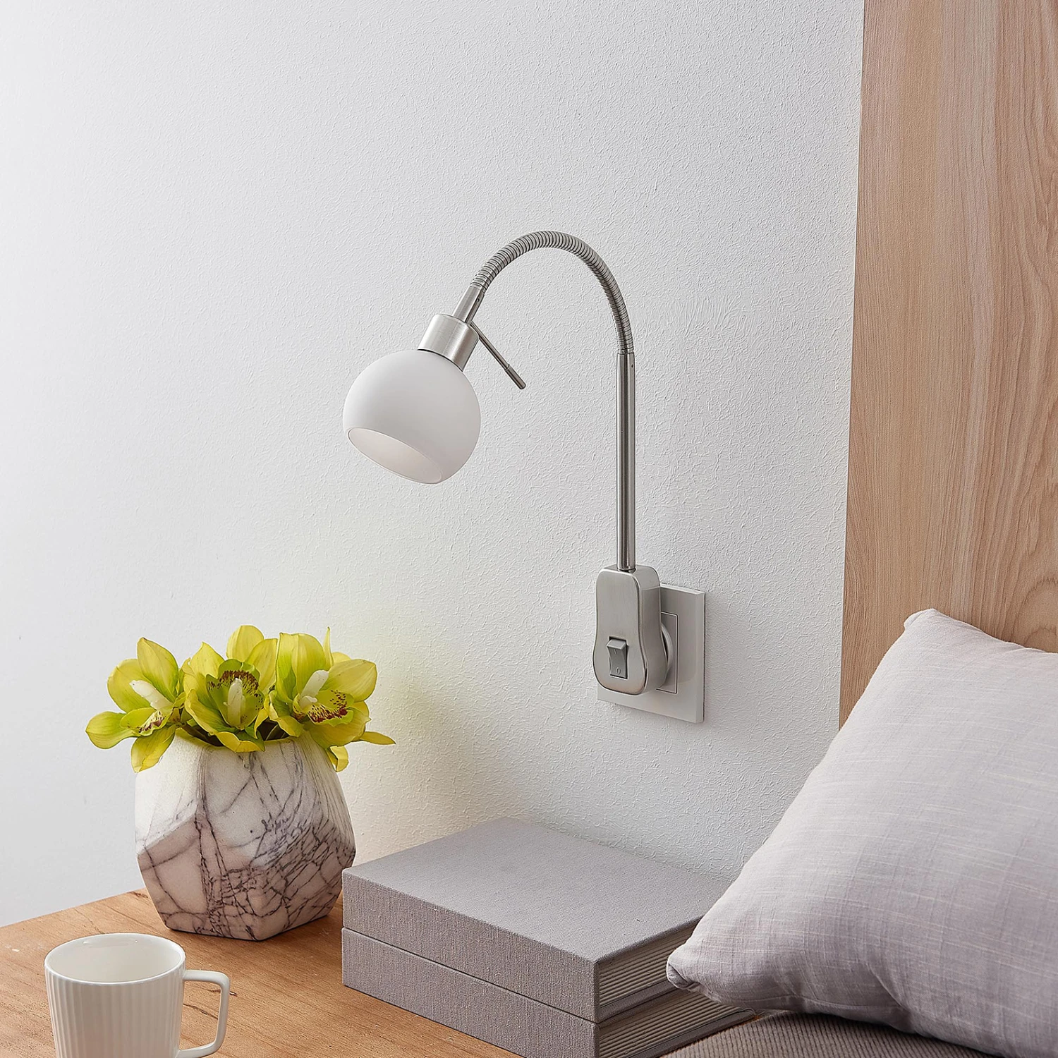 Lindby Aeryn Steckdosenleuchte, Flexarm, Schalter – Bild 5