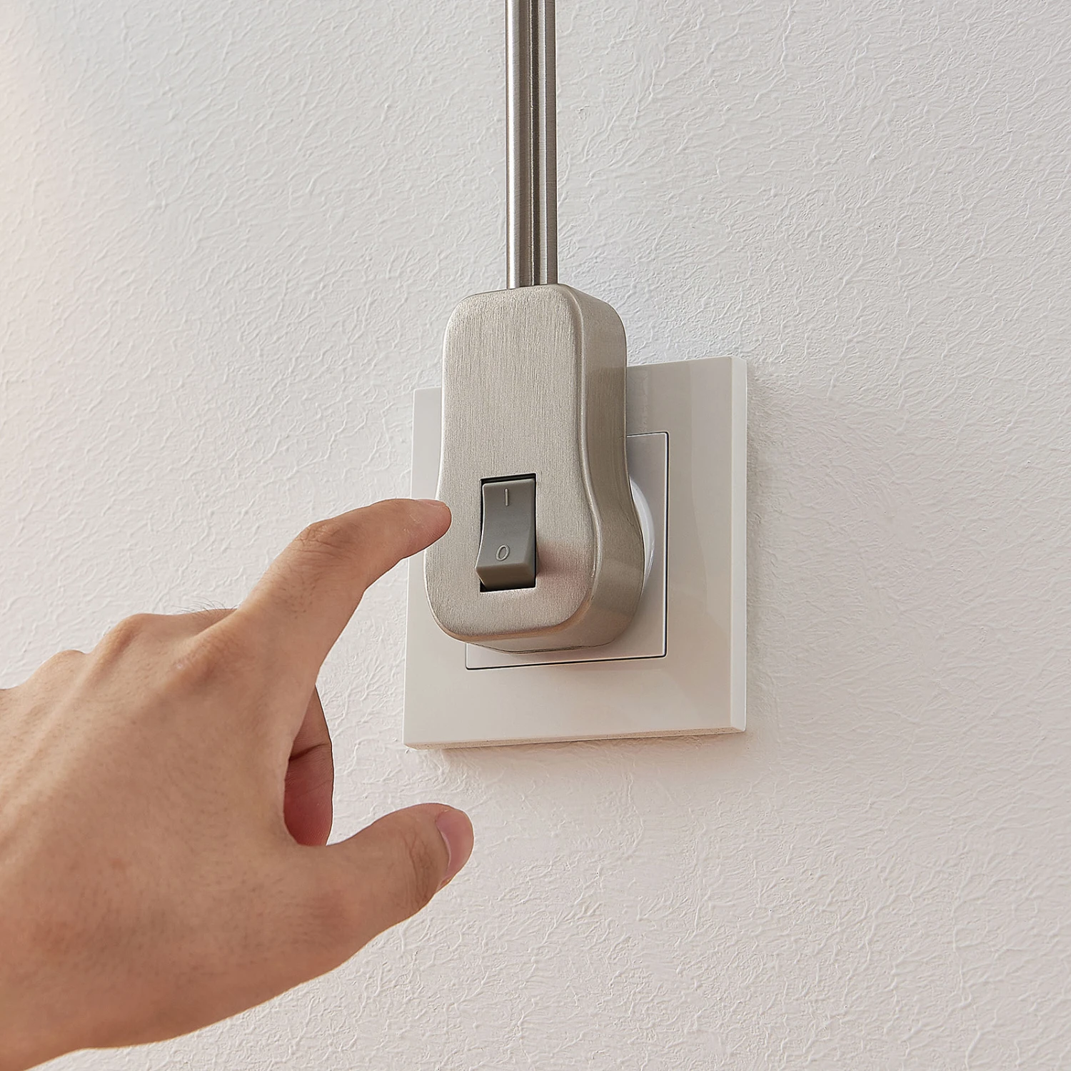 Lindby Ahoja Steckdosenleuchte, Flexarm, Schalter – Bild 8