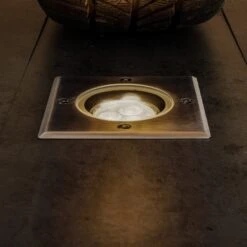 Lucande LED-Bodeneinbauleuchte Schwenkbar, IP67, Eckig